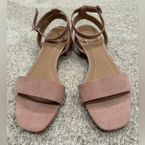 Cushionaire Nila Block Heel Dress Sandal SZ 9